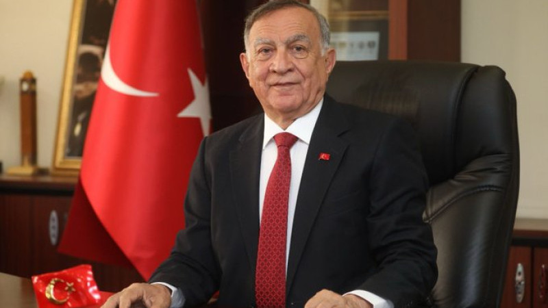 Seyhan Belediye Başkanı Akif Kemal Akay, CHP'den istifa etti 