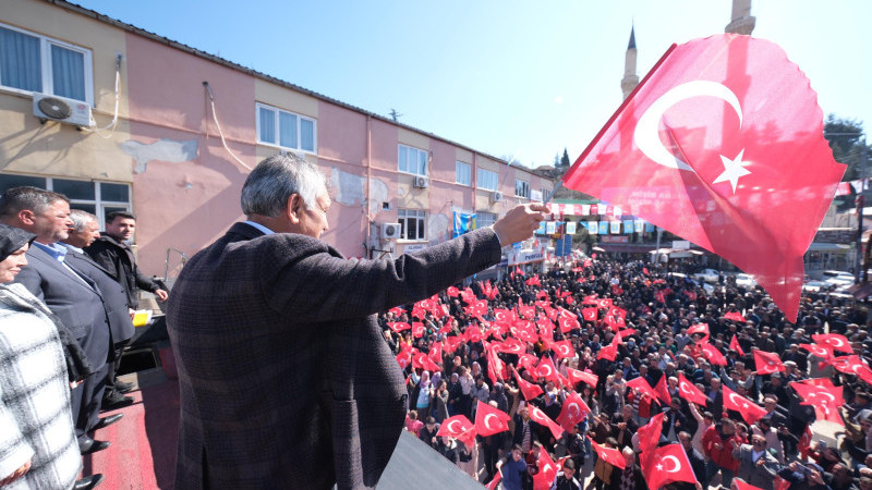  BAŞKAN ZEYDAN KARALAR ALADAĞ İLÇESİNDE HEMŞEHRİLERİYLE BULUŞTU