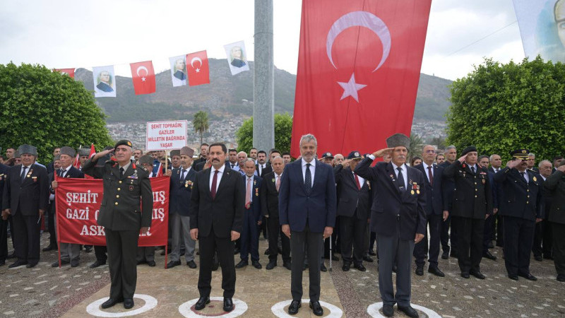 BAŞKAN ÖNTÜRK GAZİLER GÜNÜ’NÜ KUTLADI