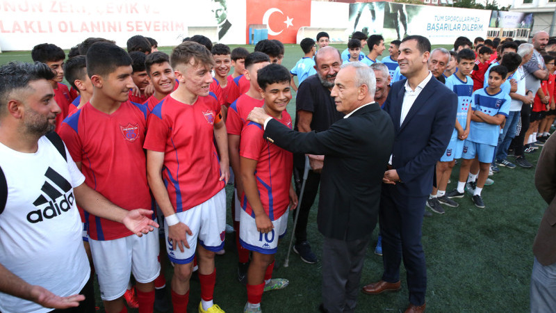 HÜSEYİN GÖÇEK: BU TURNUVADA TÜRK FUTBOLUNU SIRTLAYACAK YETENEKLER VAR