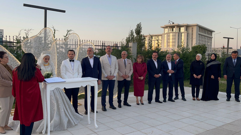 TANRIÖVER VE ŞAHİN AİLELERİNİN EVLATLARI DÜNYA EVİNE GİRDİ