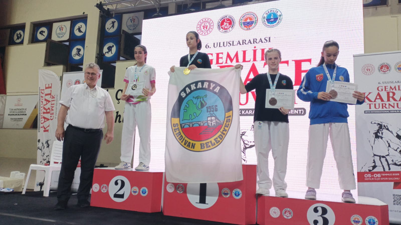 SERDİVAN KARATECİLERİNDEN ULUSLARARASI BAŞARI!