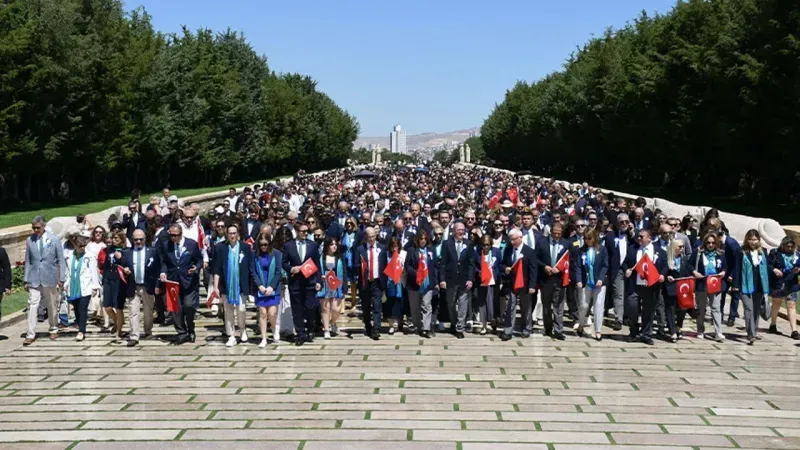 ATATÜRK’ÜN HUZURUNDA YEMİN ETTİLER: ROTARY’NİN YENİ DÖNEMİ BÖYLE BAŞLADI