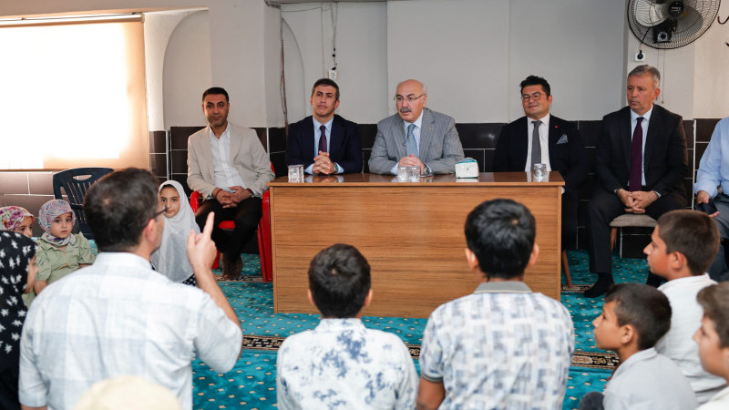 VALİ KÖŞGER, KUR’AN KURSU ÖĞRENCİLERİYLE BİR ARAYA GELDİ