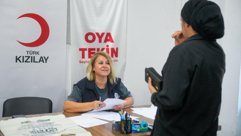 SEYHAN’DA DAR GELİRLİ AİLELERİN YÜZÜ İHTİYAÇ BANKASI İLE GÜLÜYOR