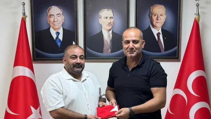 DÖNMEZ : ÜÇ HİLALLİ BAYRAĞIMIZI SEYHAN BELEDİYESİ BURÇLARINA DİKECEĞİZ”