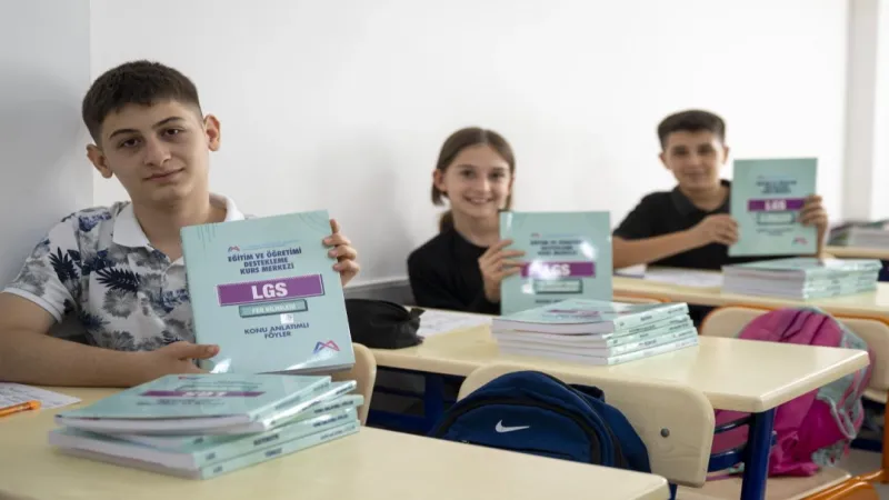 5 bin öğrenciye ücretsiz test kitabı