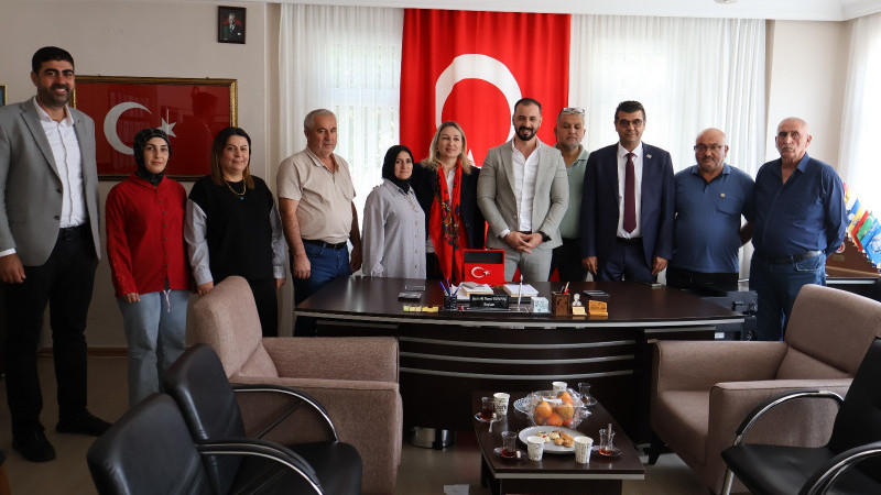 ANAHTAR PARTİ GENEL SEKRETERİ NİHAL AĞCA KOZAN’DA RÜZGÂR GİBİ ESTİ