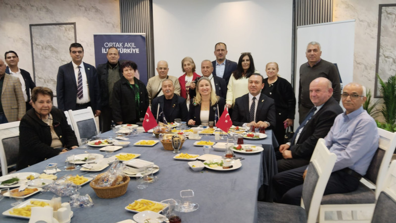 ANAHTAR PARTİ GENEL MERKEZ YÖNETİMİ ADANA’DA BASINLA BULUŞTU