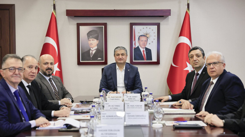 Adana’da Sağlık Zirvesi: Yatırımlar ve İnsan Kaynağı Masaya Yatırıldı