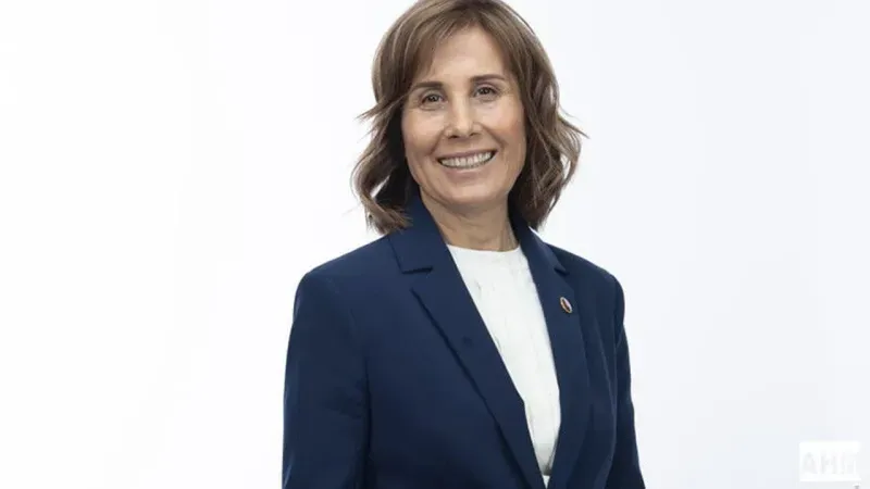 BAŞKAN OYA TEKİN’DEN BAYRAM MESAJI: GÖNÜL BAĞIMIZ PARMAKLIK TANIMAZ