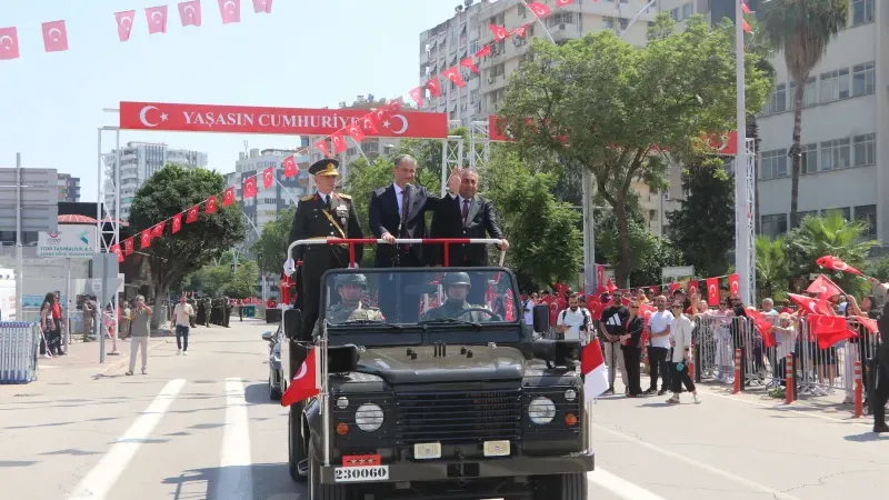 ADANA’DA 30 AĞUSTOS ZAFER BAYRAMI COŞKUSU: BÜYÜK ZAFER’İN 104. YILI TÖRENLERLE KUTLANDI