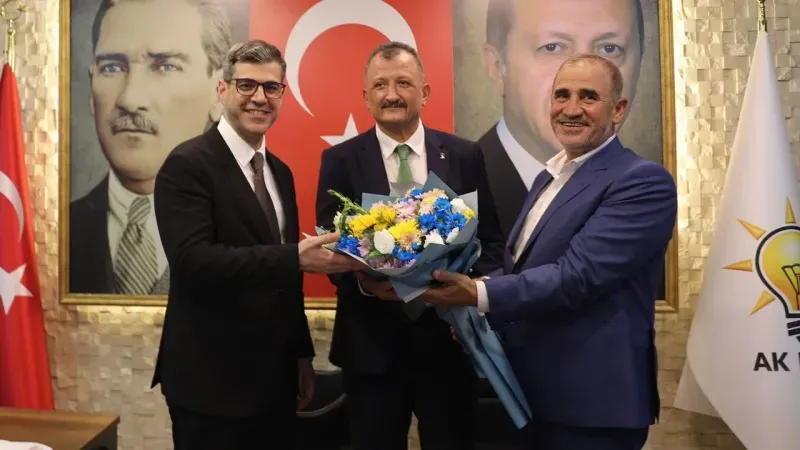 AK Parti Seyhan'da devir teslim! Ali Coşkun görevi devraldı