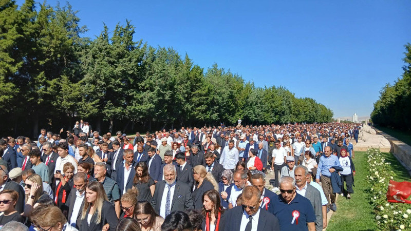 CHP Adana’dan 103. Yıl Çıkarması: Binlerce Partili Ata’sına Koştu