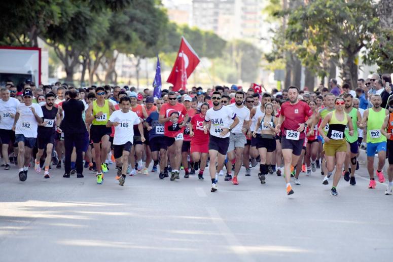 ÇUKUROVA'DA CUMHURİYET KOŞUSU