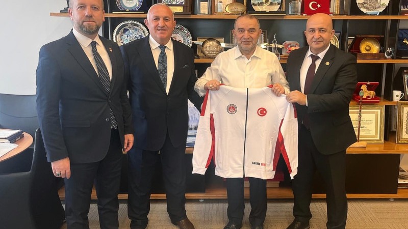 CUMHURBAŞKANLIĞI KÜLLİYESİNE BAŞKAN TAŞDEMİR VE BERABERİNDEKİ  HEYET’TEN  ANLAMLI ZİYARET 