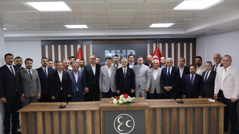 MHP Adana'da kenetlendi!