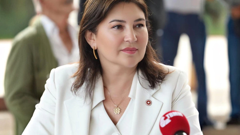SUNAY KARAMIK: “ÇOCUKLARIMIZ KİRLİ SİYASİ POLEMİKLERİN PARÇASI OLAMAZ”