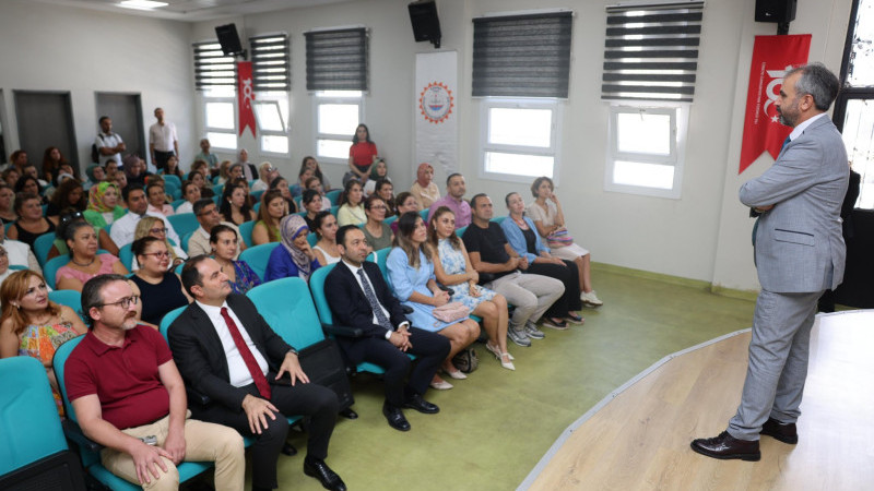Öğretmenler, “Seyhan Atölyeleri”nde mesleki gelişim fırsatı buldu 