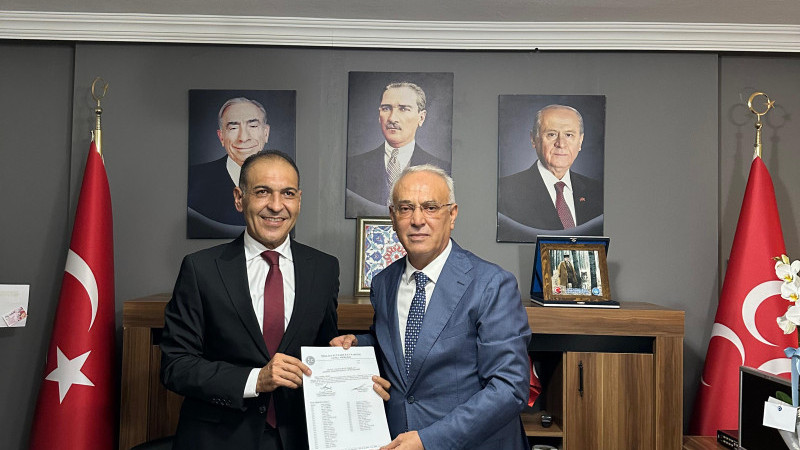 MHP CEYHAN’DA BAYRAK SEMİH AKSOY'DA