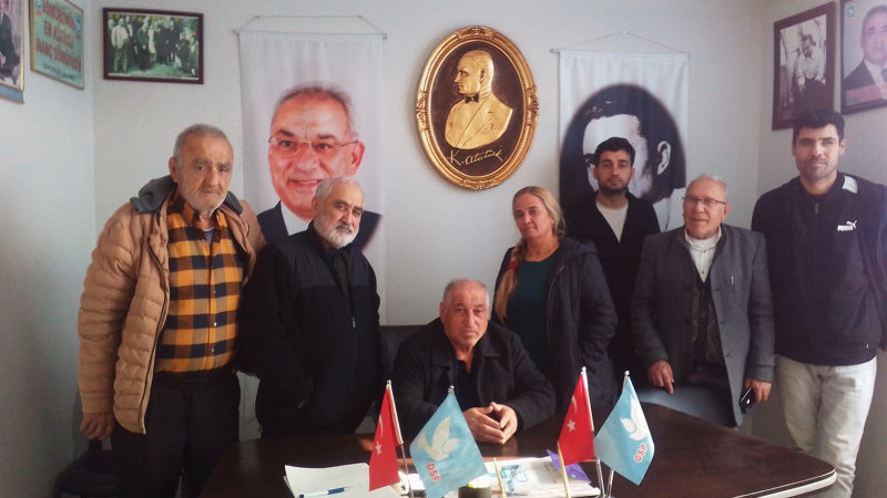 DSP YÜREĞİR İLÇE BAŞKANI AYHAN AĞDAŞ: “EMEKLİLER AÇLIĞA MAHKÛM EDİLEMEZ”