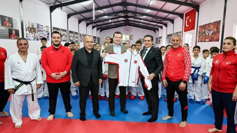 Silivri’de Karate İçin Güç Birliği: Başkan Balcıoğlu Milli Takım Kampını Ziyaret Etti