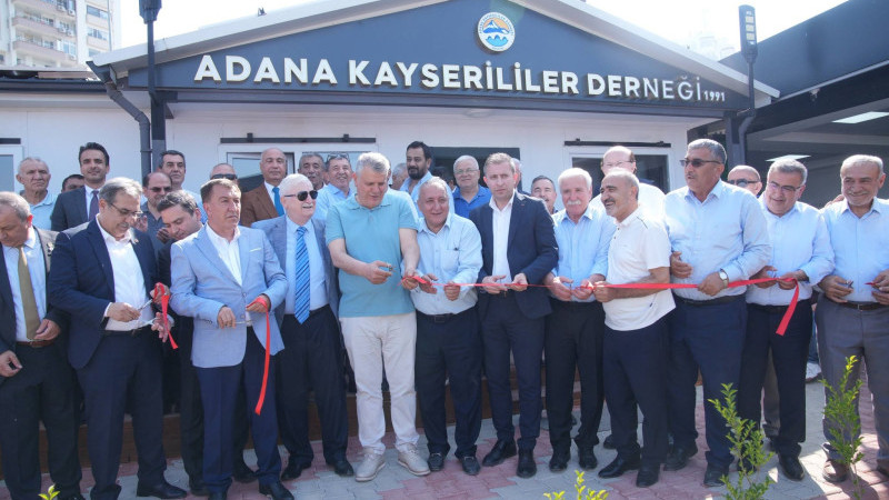 ADANA’DA KAYSERİLİLER RÜZGARI: YENİ HİZMET BİNASI COŞKUYLA AÇILDI!