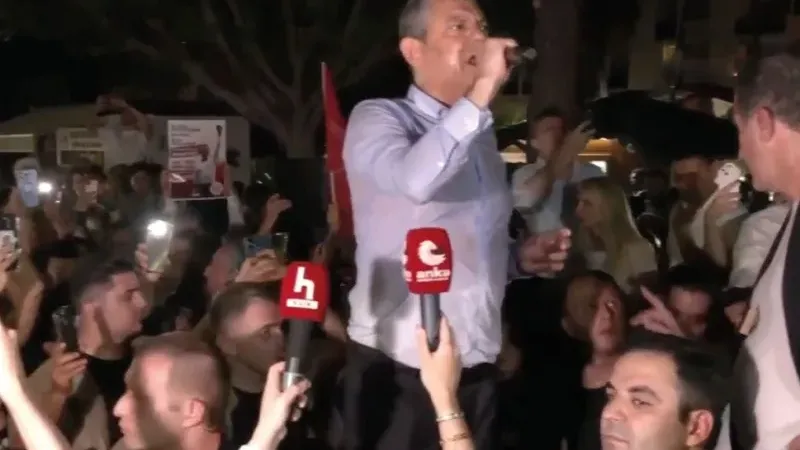 Özgür Özel Toros Caddesi'nde Esnafla Buluştu!