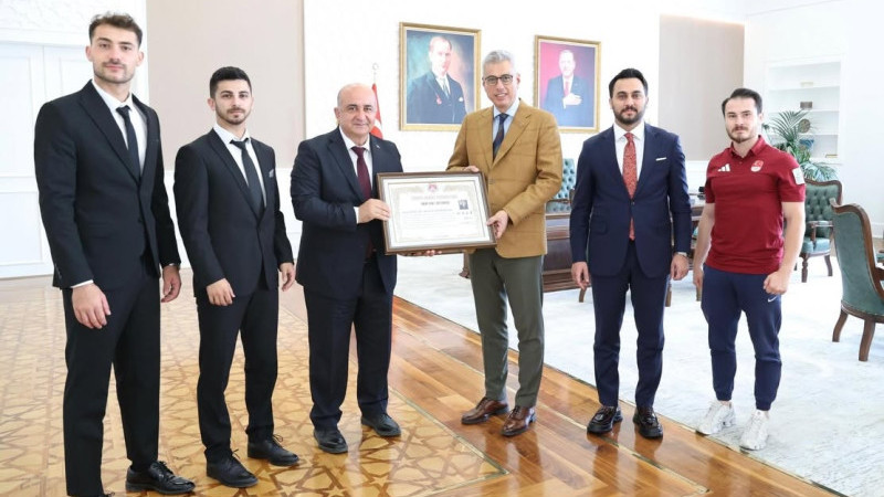 Türk Karatesinin Başarılı İsimlerinden Sağlık Bakanı Prof. Dr. Kemal Memişoğlu’na Anlamlı Ziyaret